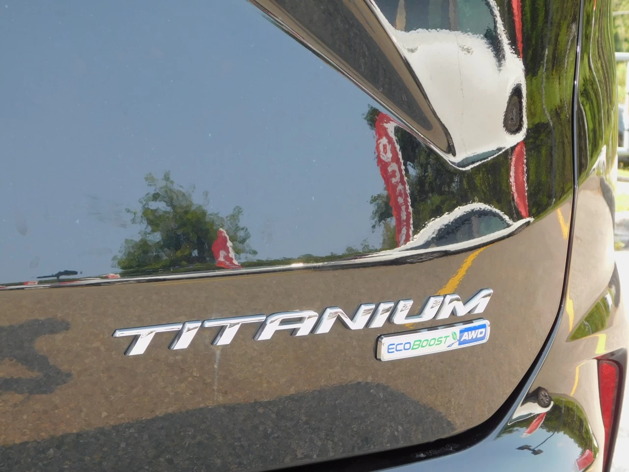 2019 Ford Edge Titanium Main Image